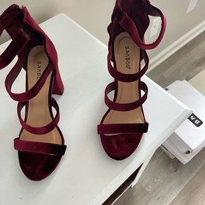 Size 9 velvet sandals